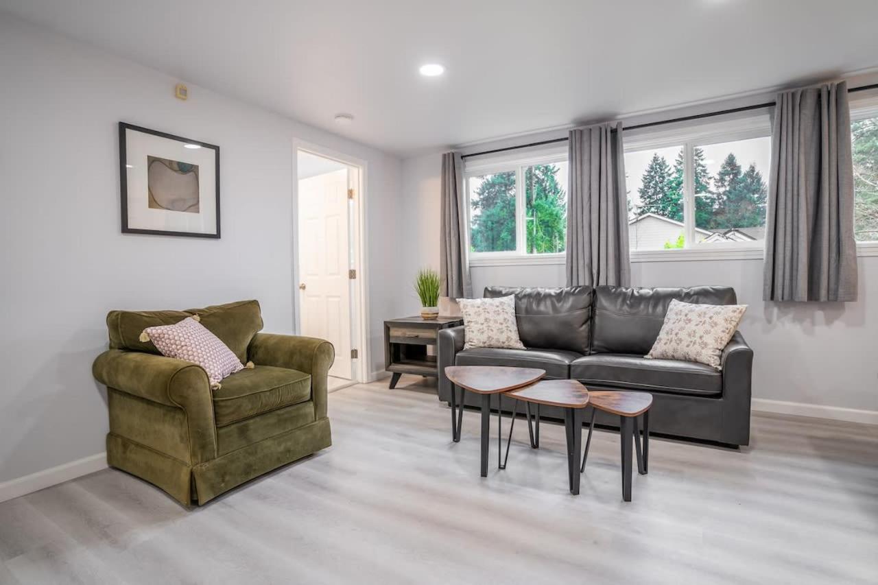 Burien's Unit With Spa-inspired Bathroom Holiday home Burien