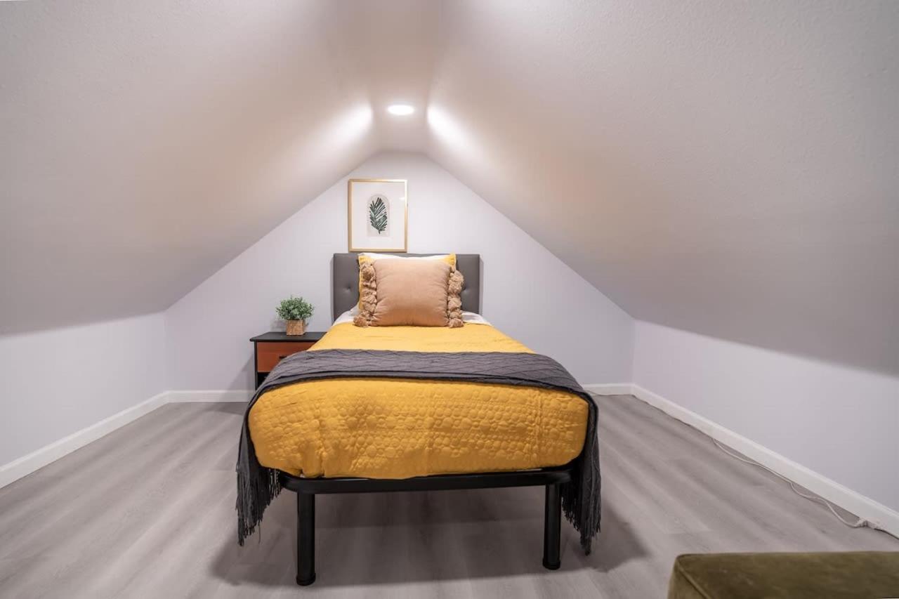 Burien's Unit With Spa-inspired Bathroom *