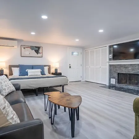 Burien'S Top Unit With Spa-Inspired Bathroom Exterior photo