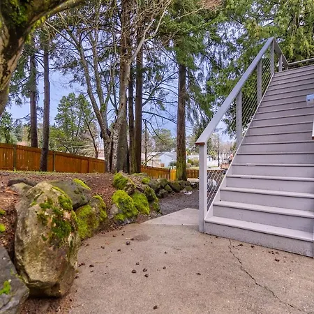 Burien'S Top Unit With Spa-Inspired Bathroom Exterior photo